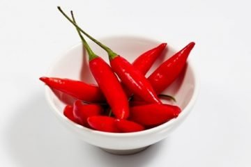 Pimenta Santaka, pote com pimentas vermelhas