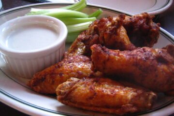Wings de frango com molho buffalo caseiro
