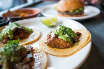 Tacos al pastor: o segredo está na marinada de chiles